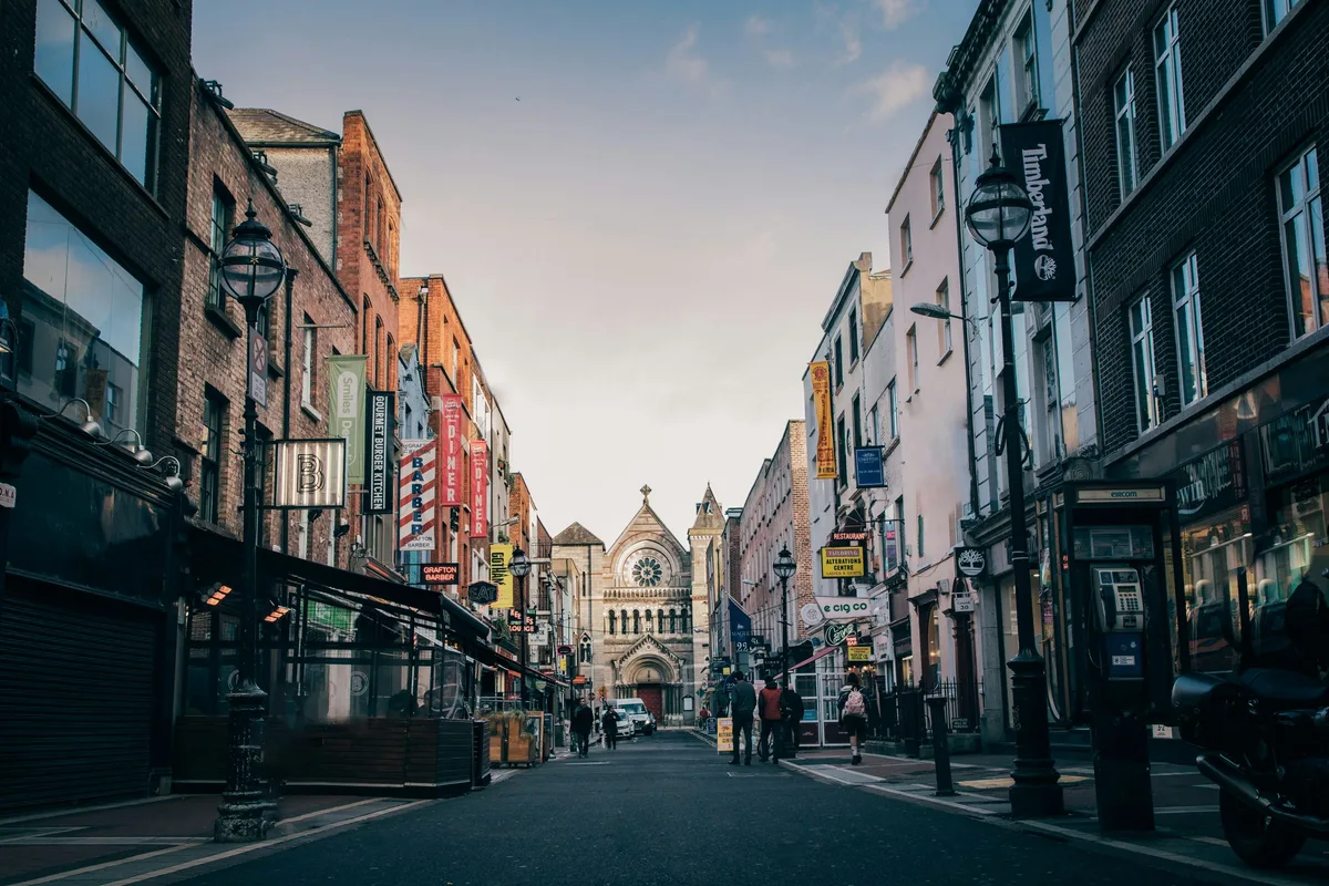 10 Địa Điểm Không Thể Bỏ Lỡ Khi Đến Ireland Lần Đầu
