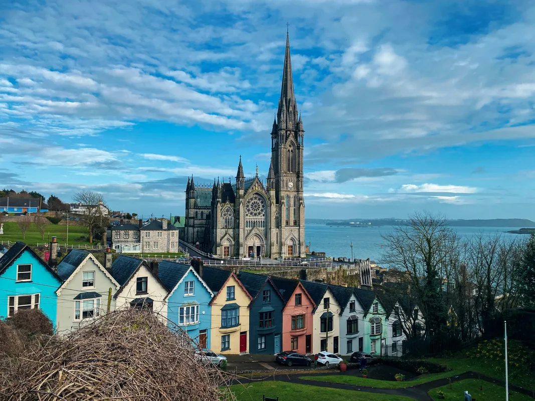 10 Địa Điểm Không Thể Bỏ Lỡ Khi Đến Ireland Lần Đầu