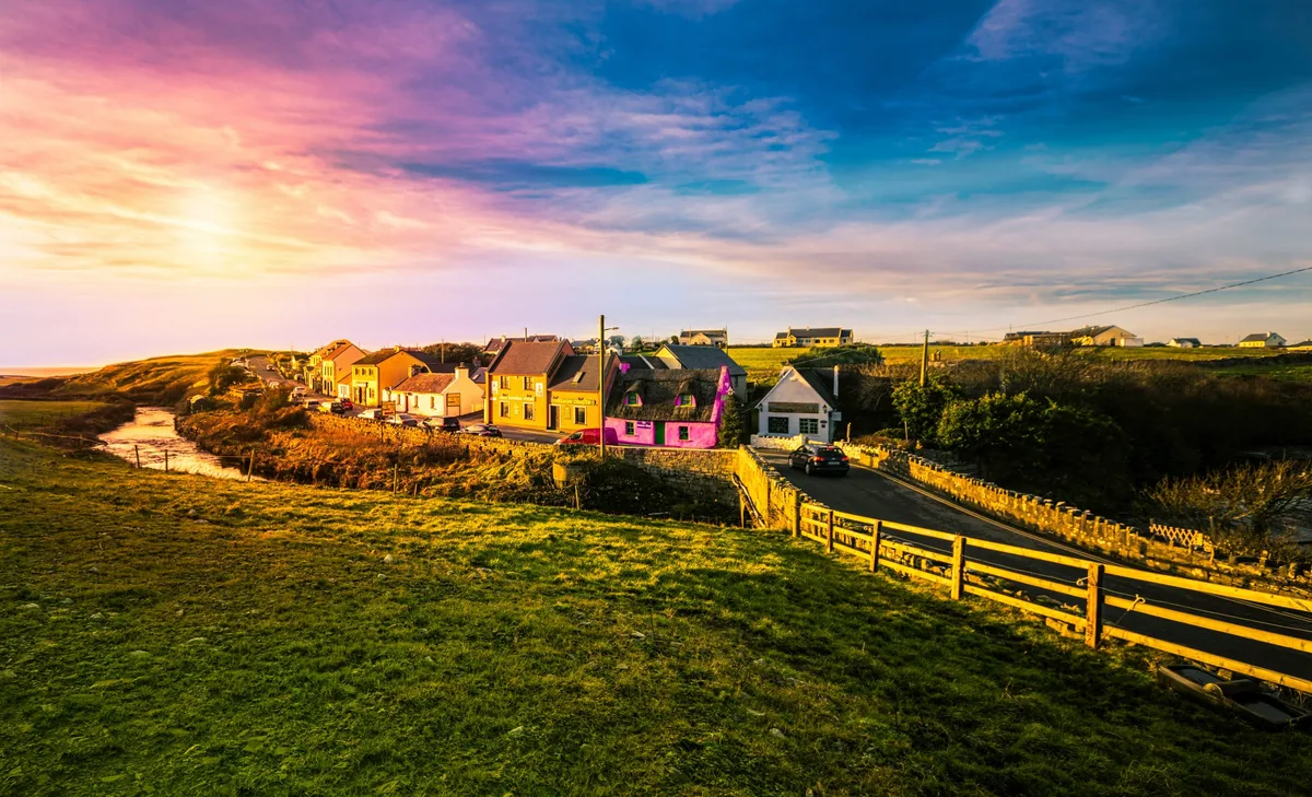 10 Địa Điểm Không Thể Bỏ Lỡ Khi Đến Ireland Lần Đầu
