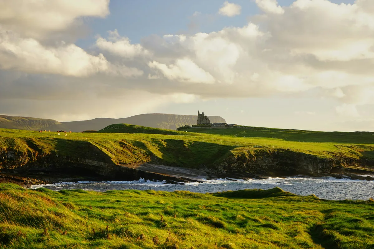 10 Địa Điểm Không Thể Bỏ Lỡ Khi Đến Ireland Lần Đầu