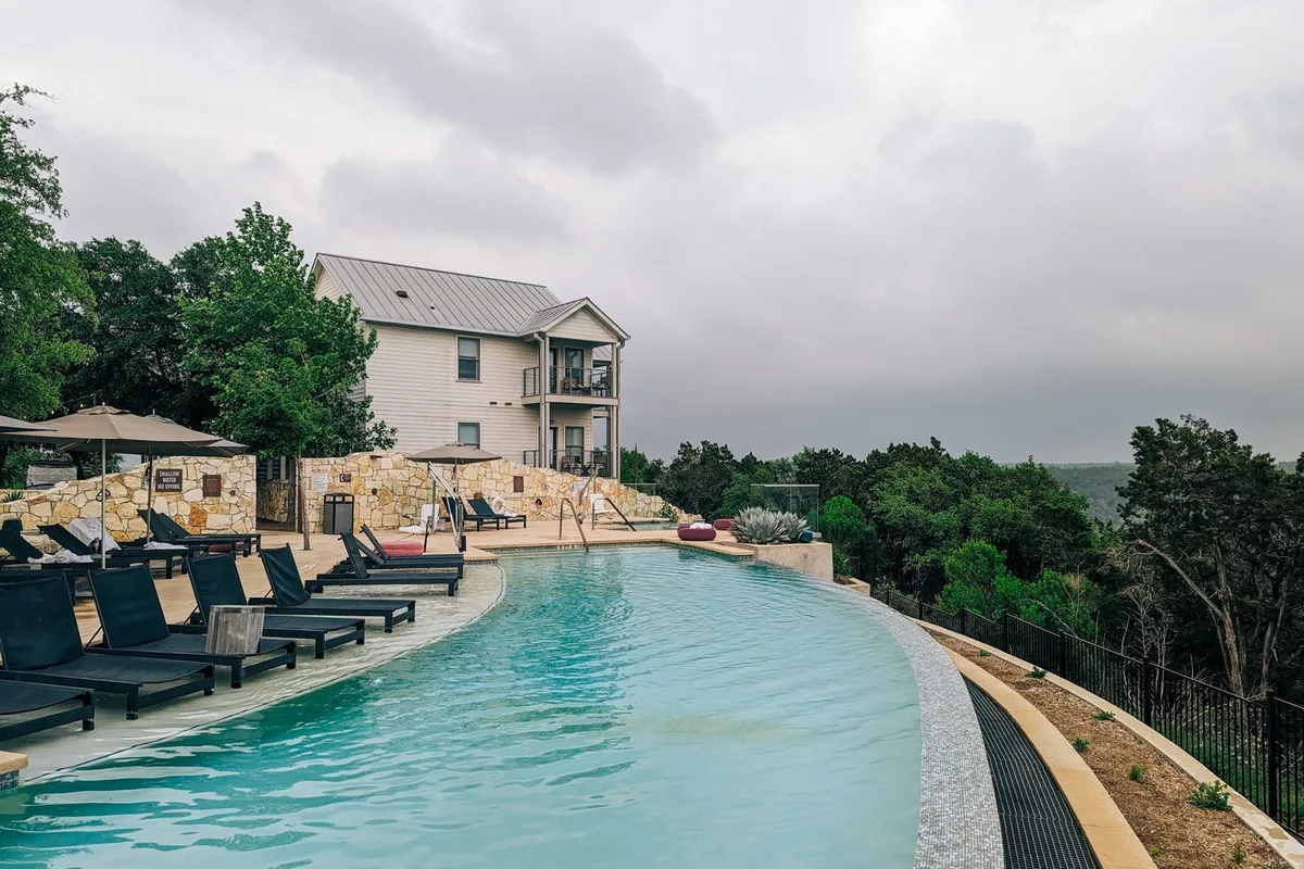 10 Khách Sạn Hyatt Đáng Đặt Ngay Trước Khi Thay Đổi Biểu Phí