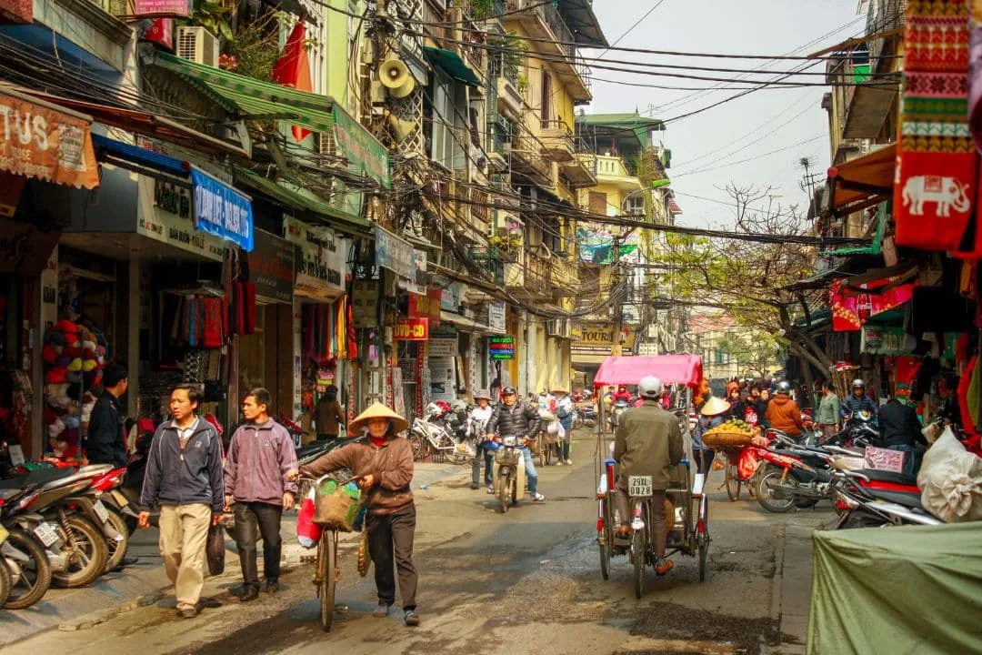 10 Ngày Khám Phá Việt Nam: Lịch Trình Hoàn Hảo Dành Cho Người Mới