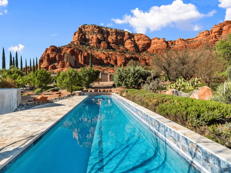 15 Airbnb Đáng Đặt Chỉ Vì Hồ Bơi Tuyệt Đẹp