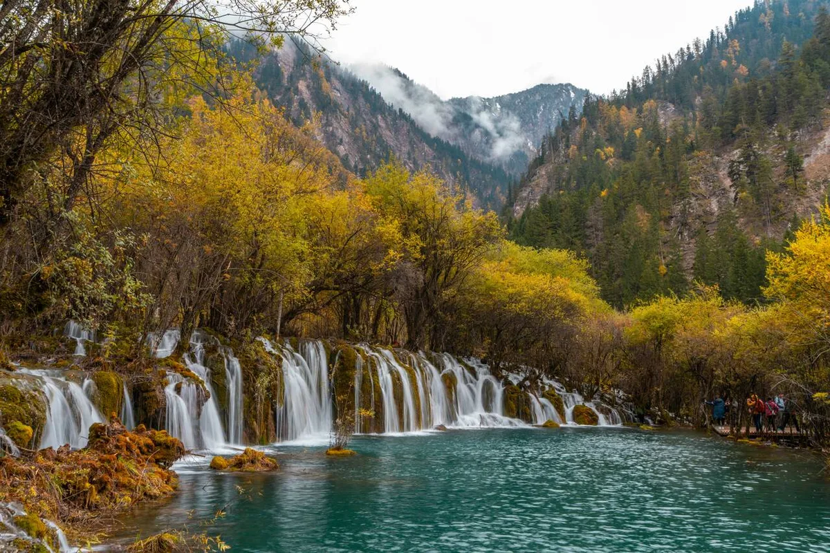 48 Giờ Lang Thang Giữa Jiuzhaigou và Huanglong – Thiên Đường Vắng Bóng