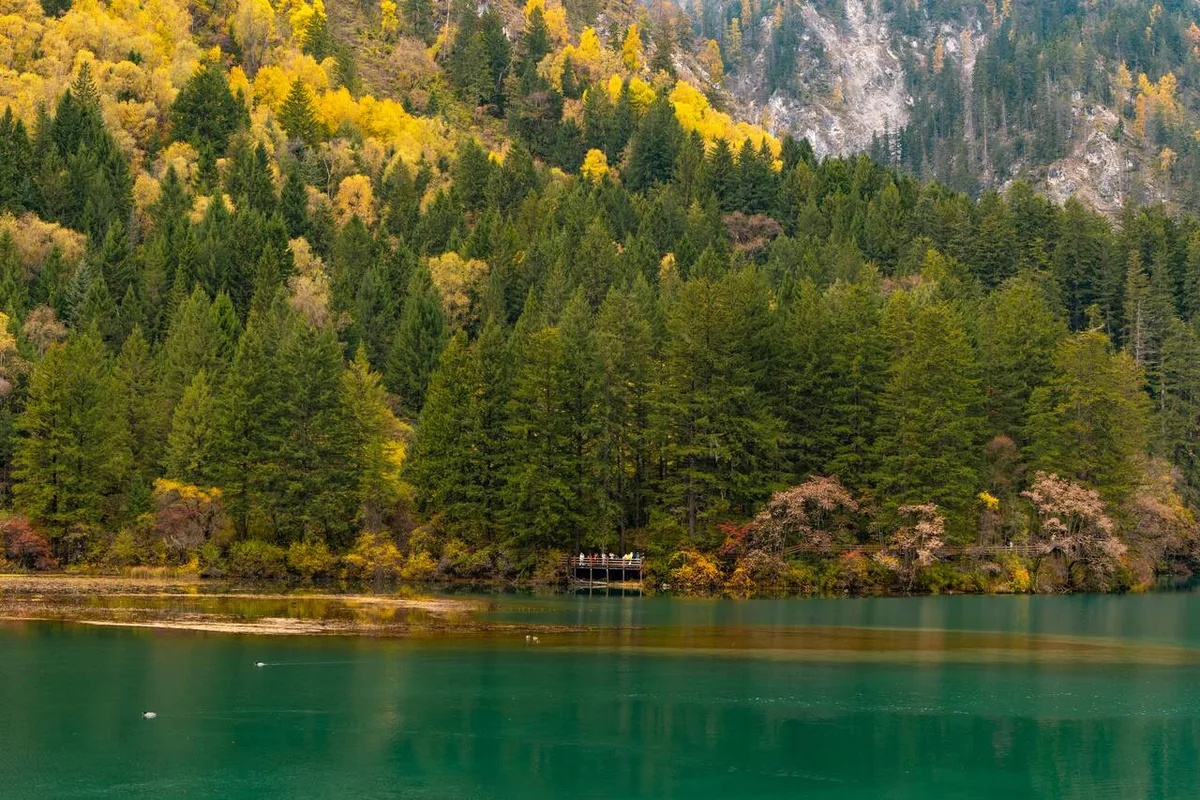 48 Giờ Lang Thang Giữa Jiuzhaigou và Huanglong – Thiên Đường Vắng Bóng