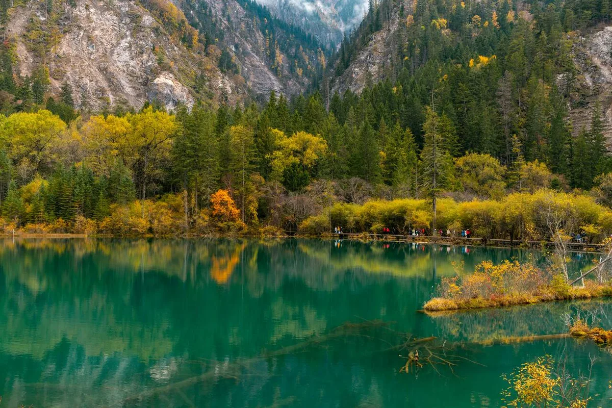 48 Giờ Lang Thang Giữa Jiuzhaigou và Huanglong – Thiên Đường Vắng Bóng