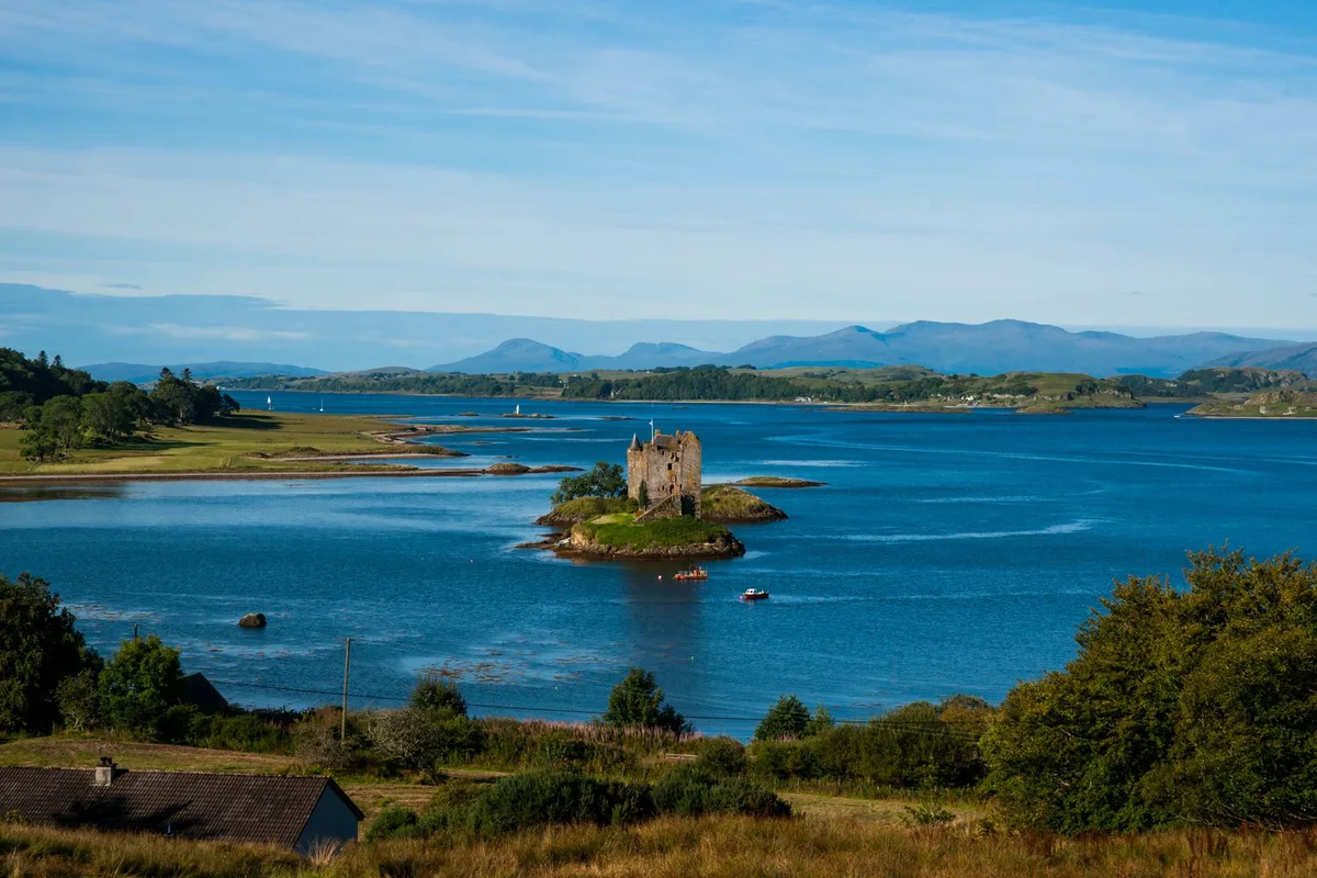 7 Điều Không Thể Bỏ Qua Khi Du Lịch Scotland: Lạc Bước Giữa Thiên Nhiên Xanh Mướt