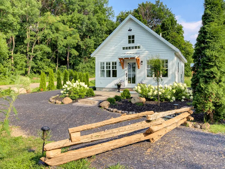 9 Airbnb ở Vermont Đẹp Như Những Bài Hát của Noah Kahan