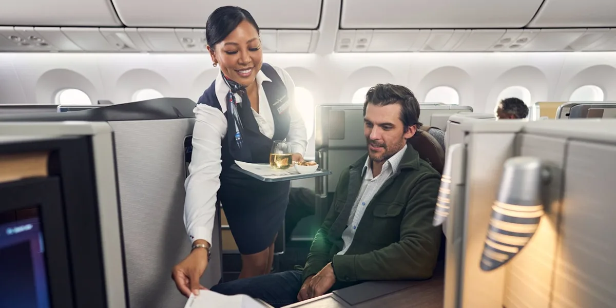 American Airlines: Chiến Lược Bán Ghế Hạng Nhất Hơn Là Cung Cấp Nâng Cấp Miễn Phí