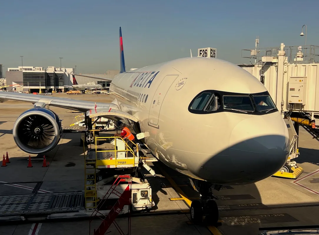 American Airlines Sắp Đặt Hàng Máy Bay Thân Rộng: Điều Gì Đang Diễn Ra?