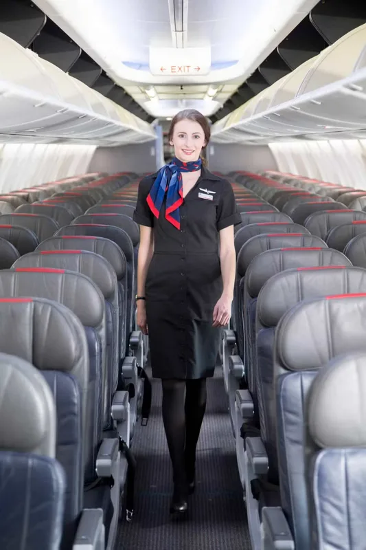 American Airlines Thay Đổi Quy Định Ngồi Thẳng Trước Khi Hạ Cánh: Lợi Và Hại