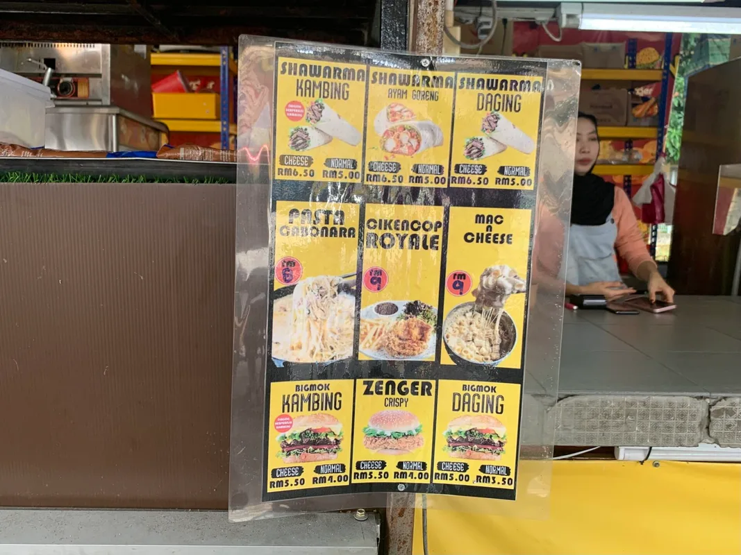 Bánh Burger Ngon Tại Dhon Burger: Chờ Gì Mà Không Thử?