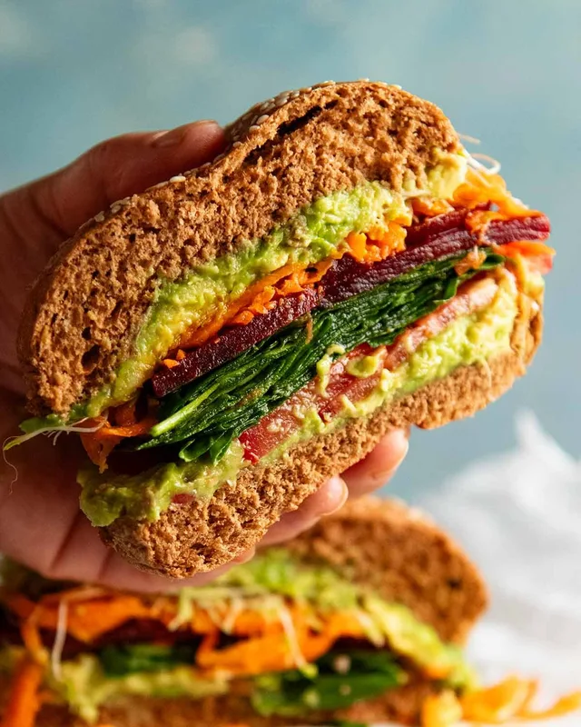 Bánh Mì Salad Rau Củ Ngon Miệng Đúng Chất