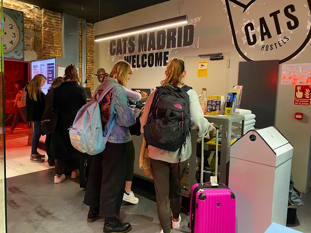 Barcelona Hay Madrid: Chọn Thành Phố Nào Để Khám Phá?