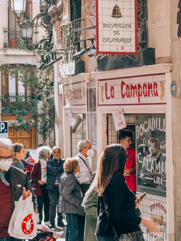 Barcelona Hay Madrid: Chọn Thành Phố Nào Để Khám Phá?