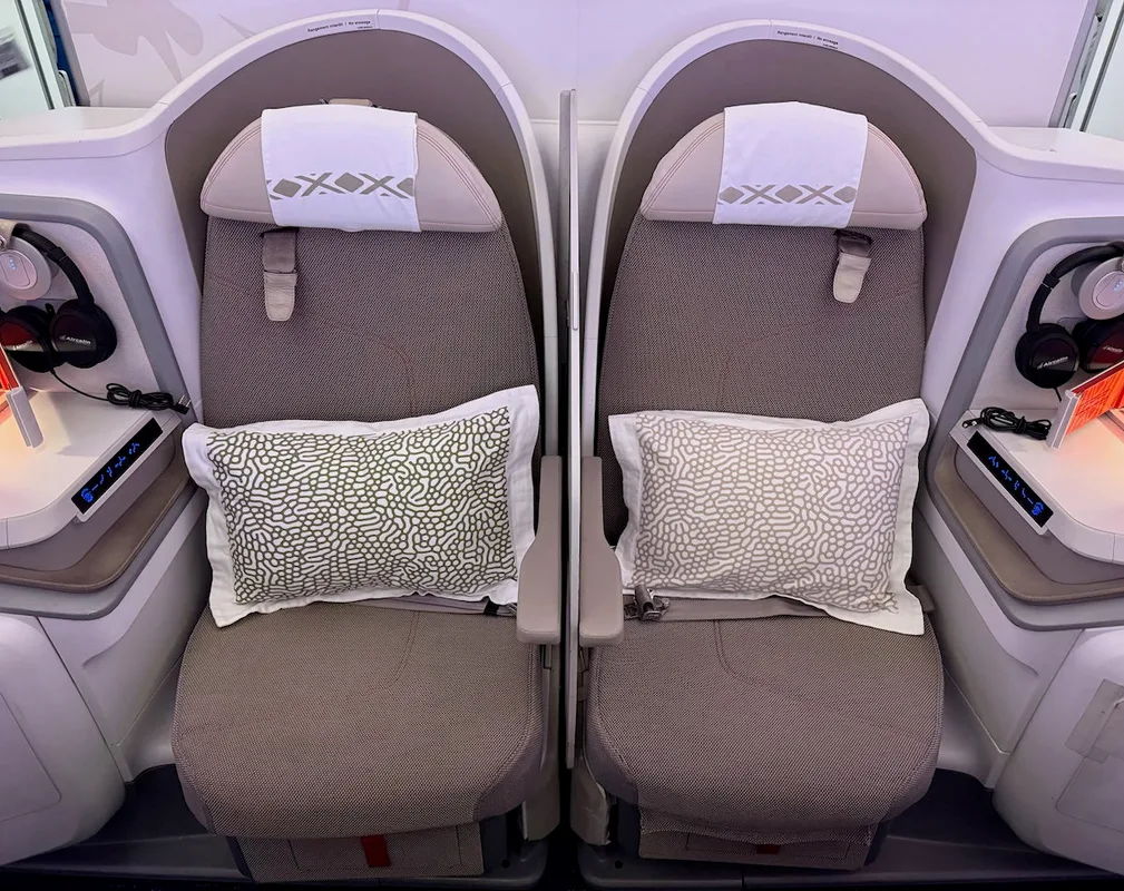 Bay Business Class Aircalin: Kinh Nghiệm Ngập Tràn Cảm Xúc Từ Paris Tới Bangkok