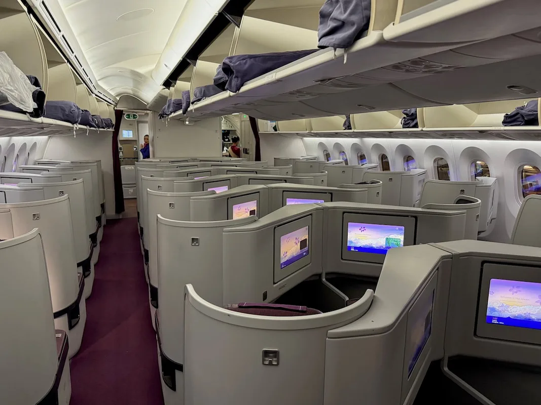 Bay Business Class Thai Airways: Trải Nghiệm Đẳng Cấp Trên Bầu Trời