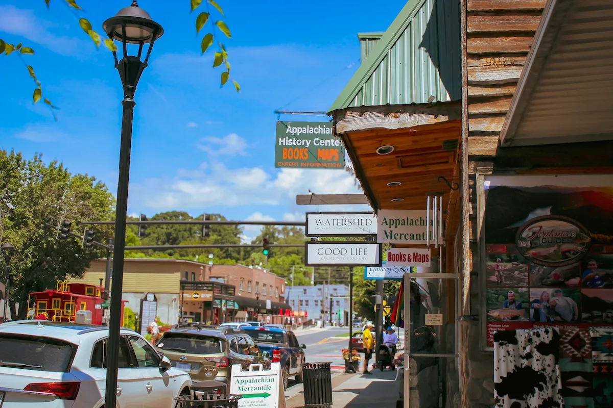 Bryson City: Khám Phá Viên Ngọc Giữa Núi Non Carolina