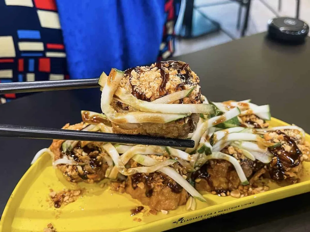 Butter Kaya Kopitiam: Quán Cafe Nhất Định Phải Ghé Ở Chinatown