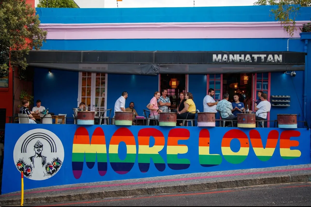 Cafe Manhattan: Nơi Tìm Về Của Cộng Đồng LGBTQ+ Tại Cape Town