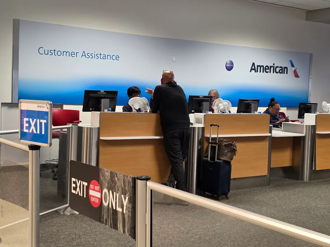Câu Chuyện Kỳ Lạ Trên Chuyến Bay American Airlines