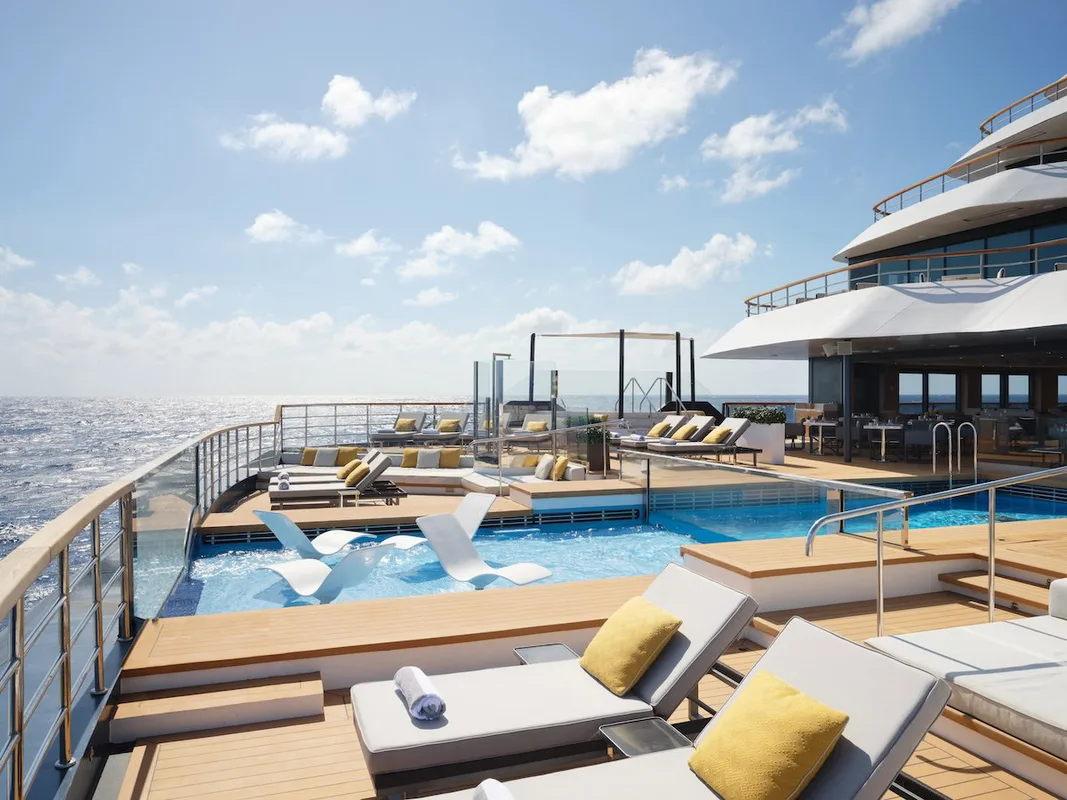 Chìm Đắm Trong Chuyến Du Hành Sang Trọng Cùng Ritz-Carlton Yacht Collection