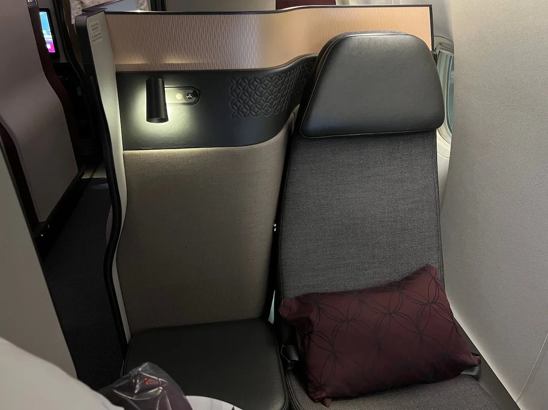 Chọn Ghế Qsuites Qatar Airways: Cách Tối Ưu Hóa Trải Nghiệm Bay