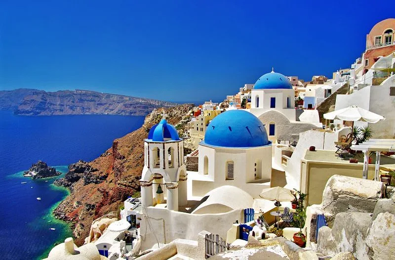 Chuyến Bay Trực Thăng Từ Santorini Đến Milos: Hướng Dẫn Du Lịch Sang Trọng
