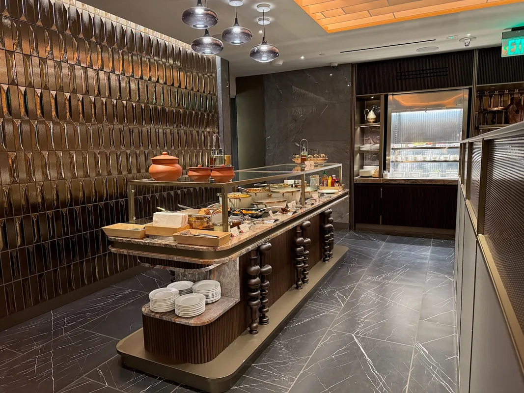 Đánh Giá Lounge Maharaja của Air India Tại San Francisco: Những Đặc Quyền Không Thể Bỏ Qua