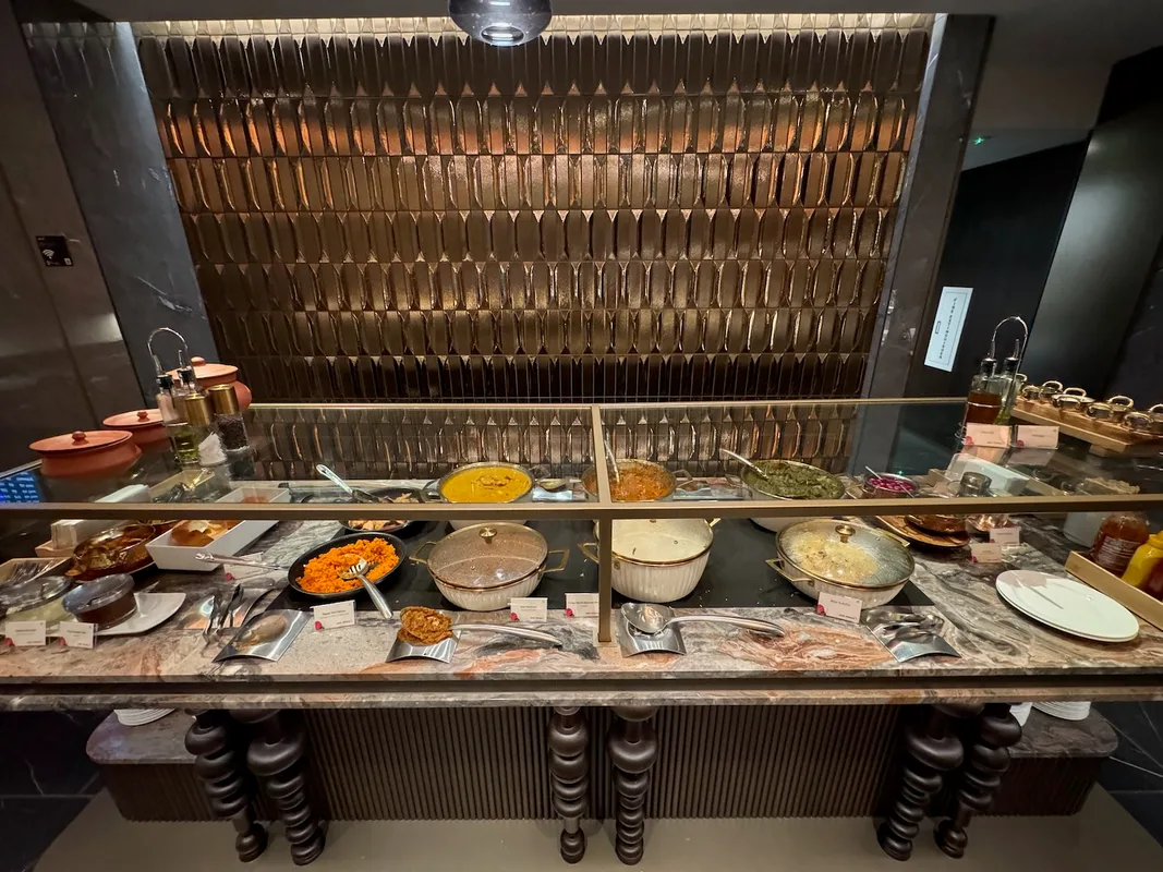 Đánh Giá Lounge Maharaja của Air India Tại San Francisco: Những Đặc Quyền Không Thể Bỏ Qua