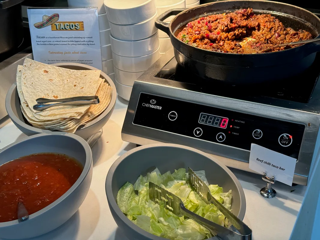 Đánh Giá Lufthansa Lounge tại Sân Bay Heathrow London (LHR)