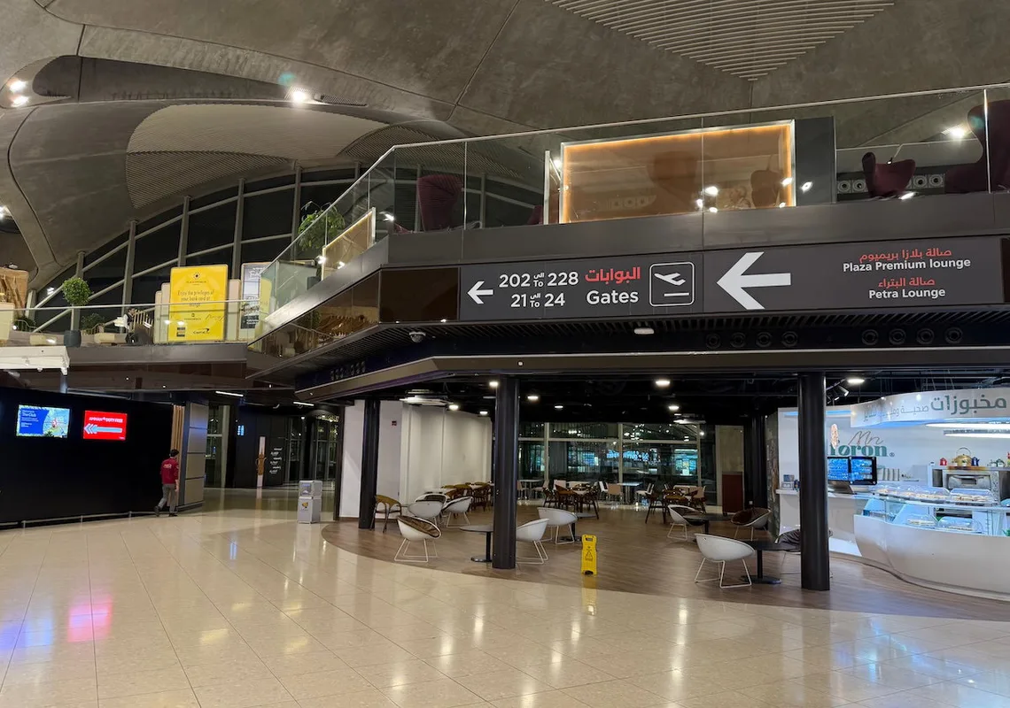 Đánh Giá Plaza Premium Lounge Sân Bay Amman: Nơi Nghỉ Ngơi Thoải Mái Giữa Chuyến Bay