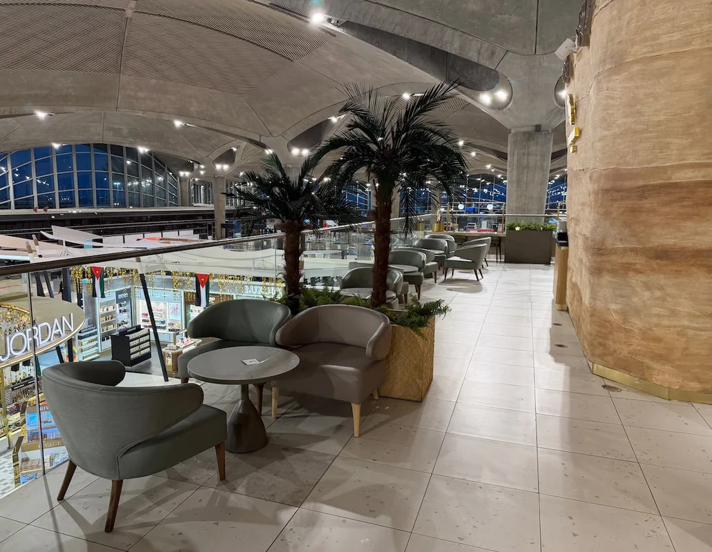 Đánh Giá Plaza Premium Lounge Sân Bay Amman: Nơi Nghỉ Ngơi Thoải Mái Giữa Chuyến Bay