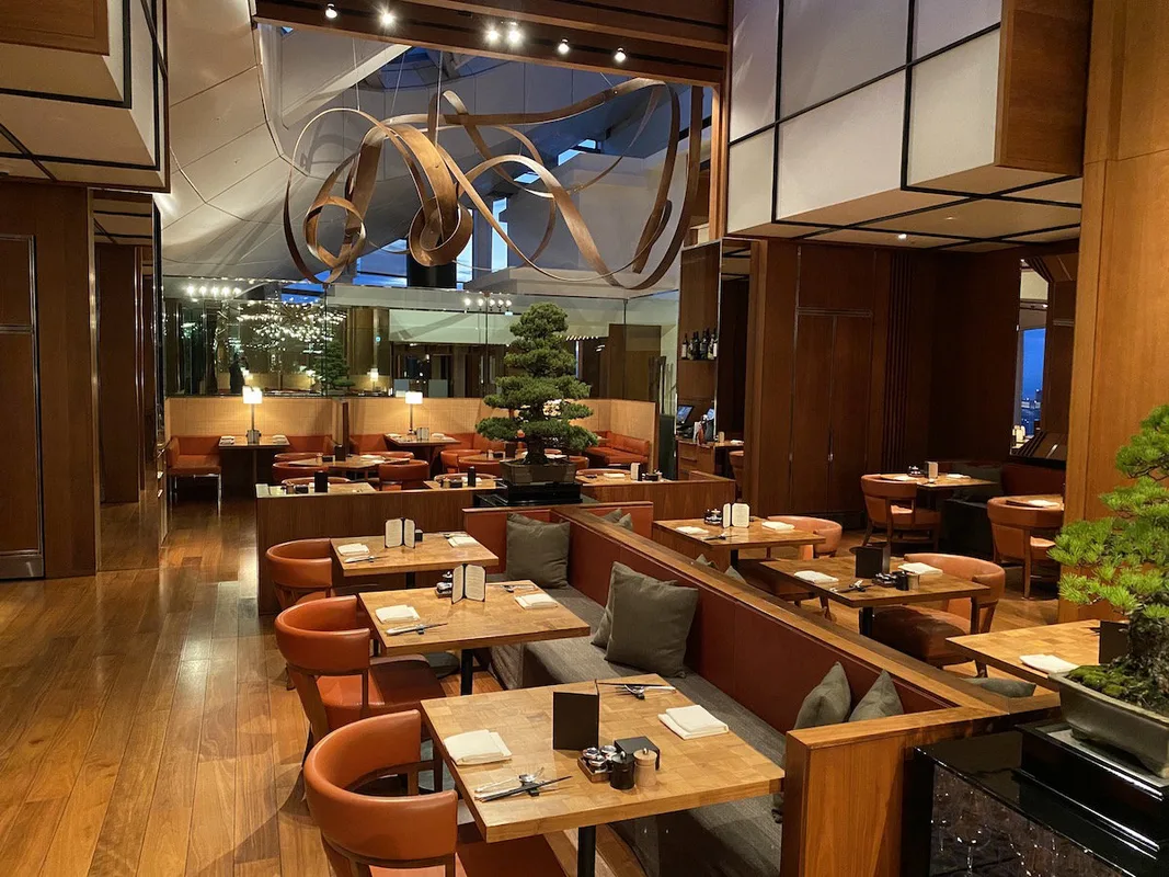 Chase Ink Business Cash Credit Card Review: Earn 100,000 Bonus Points & 5x Spending Categories