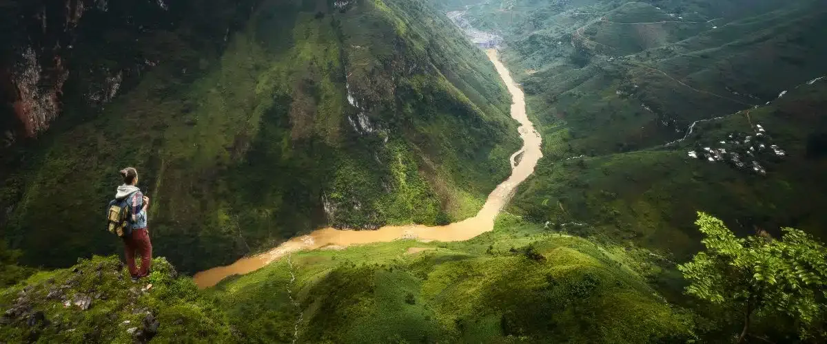 Đi Du Lịch Một Mình Ở Việt Nam Có Dễ Không?