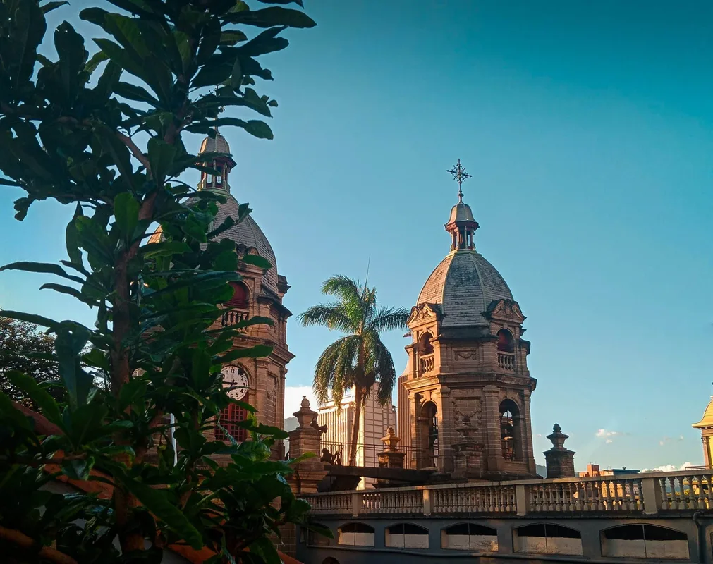 Đi Từ Bogotá Đến Medellín: Trải Nghiệm Độc Đáo Ở Colombia