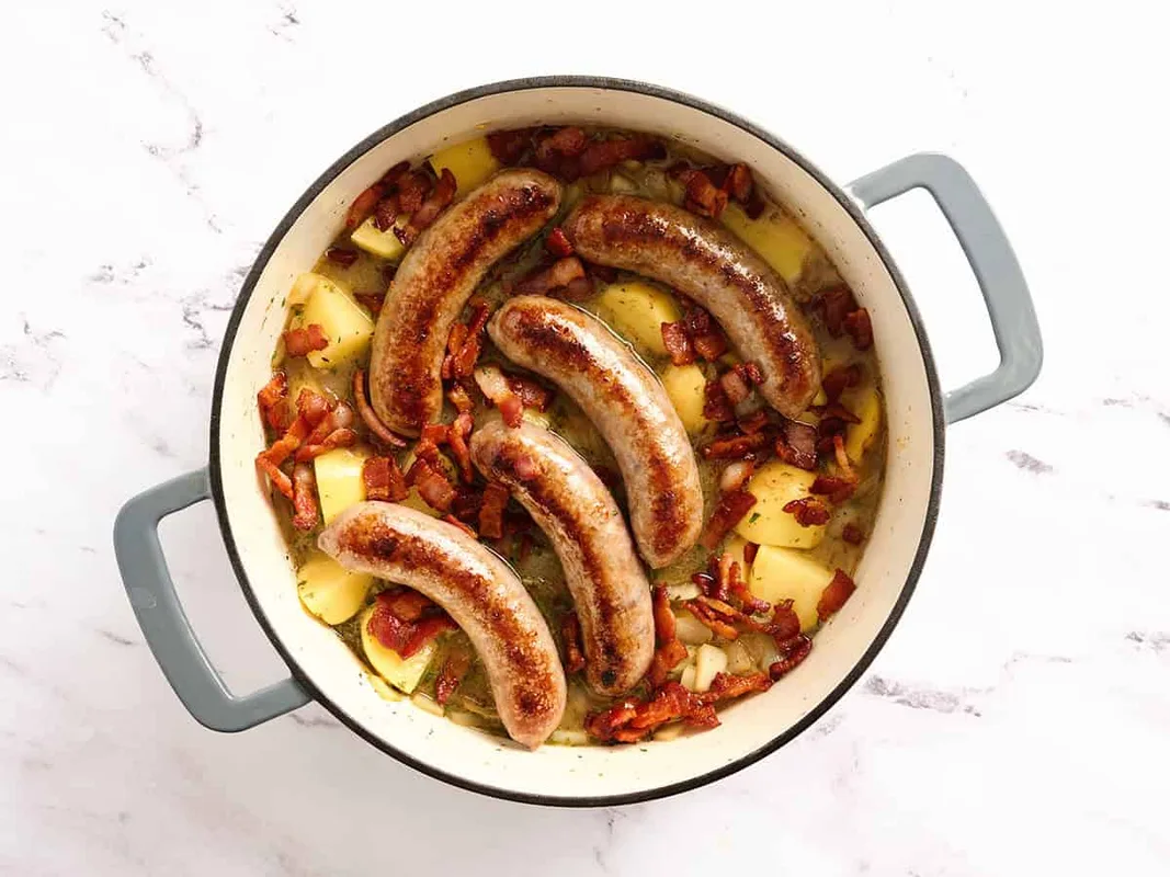 Dublin Coddle: Món Ăn Bổ Dưỡng Từ Khoai Tây Và Xúc Xích