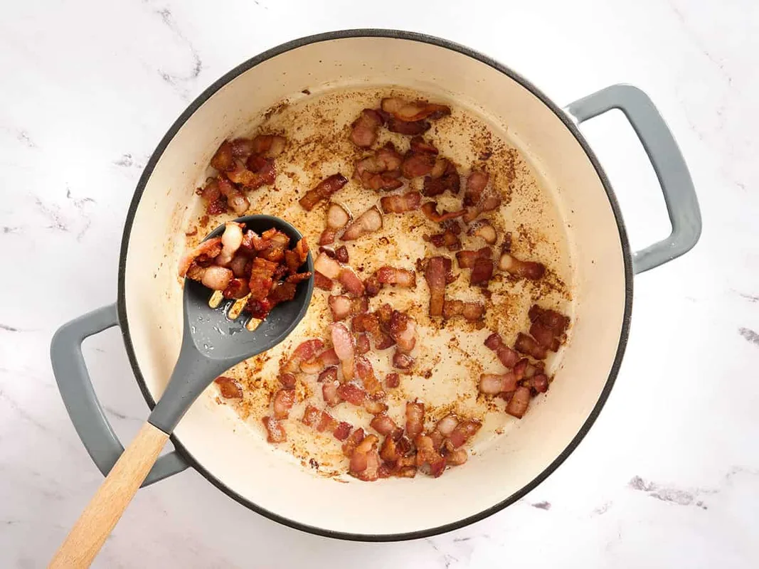 Dublin Coddle: Món Ăn Bổ Dưỡng Từ Khoai Tây Và Xúc Xích