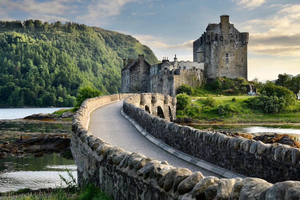 Eilean Donan: Lâu Đài Huyền Thoại Của Scotland Giữa Cao Nguyên