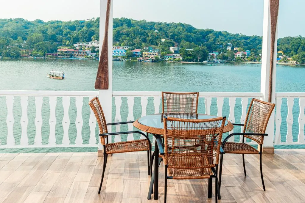 Flores: Thị Trấn Đầy Màu Sắc Của Guatemala & Cổng Vào Di Tích Tikal