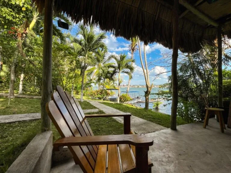 Flores: Thị Trấn Đầy Màu Sắc Của Guatemala & Cổng Vào Di Tích Tikal