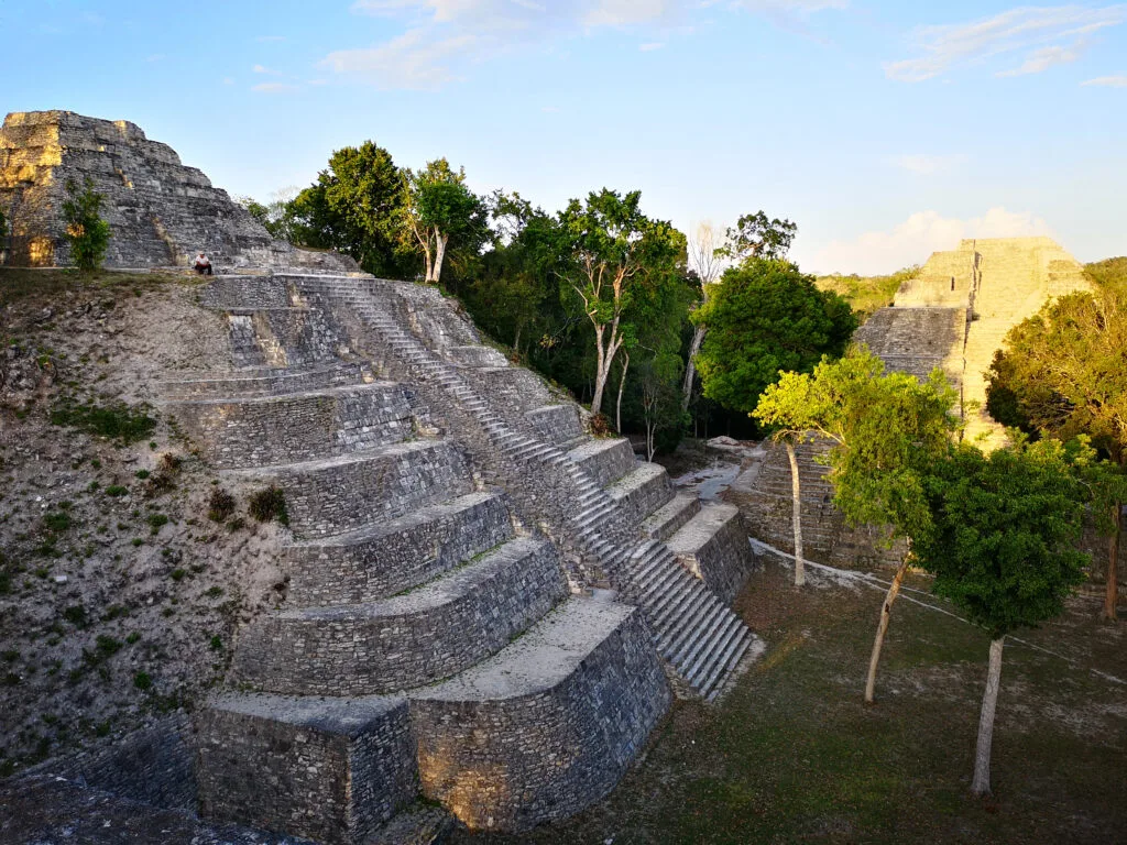 Flores: Thị Trấn Đầy Màu Sắc Của Guatemala & Cổng Vào Di Tích Tikal