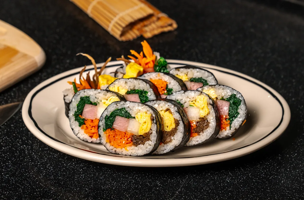 Gimbap – Cuộc Phục Hưng Của Món Ăn Gói Rong Biển Tại Mỹ