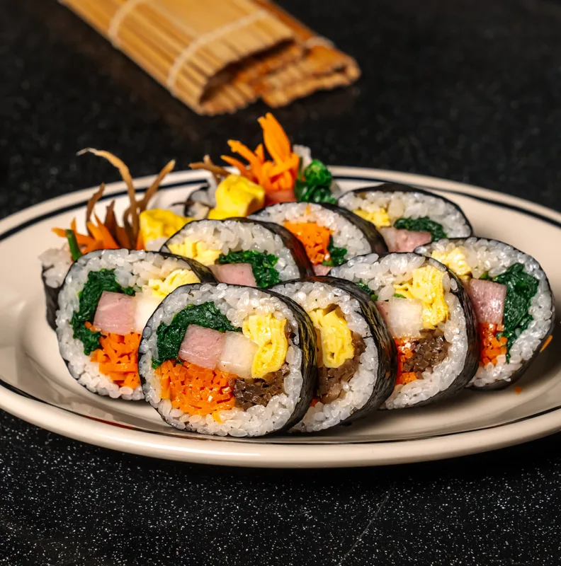 Gimbap – Cuộc Phục Hưng Của Món Ăn Gói Rong Biển Tại Mỹ