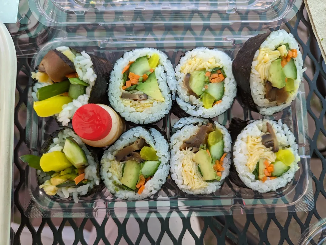 Gimbap – Cuộc Phục Hưng Của Món Ăn Gói Rong Biển Tại Mỹ