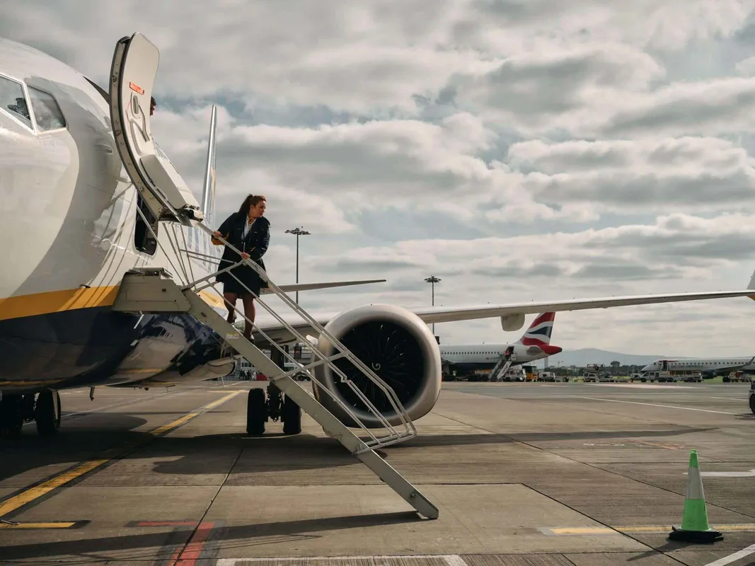 Hành Khách Khó Tính Bị Tống Giam Sau Vụ Cố Tình Gây Rối Trên Máy Bay Ryanair