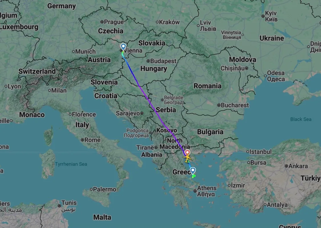 Hành Trình Đầy Kỳ Thú Của Chuyến Bay Austrian Airlines Đến Skiathos