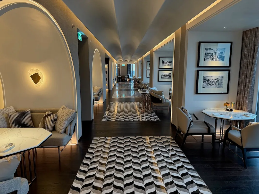 Hành Trình Đến Bangkok Qua Paris: Trải Nghiệm Bay Đặc Biệt