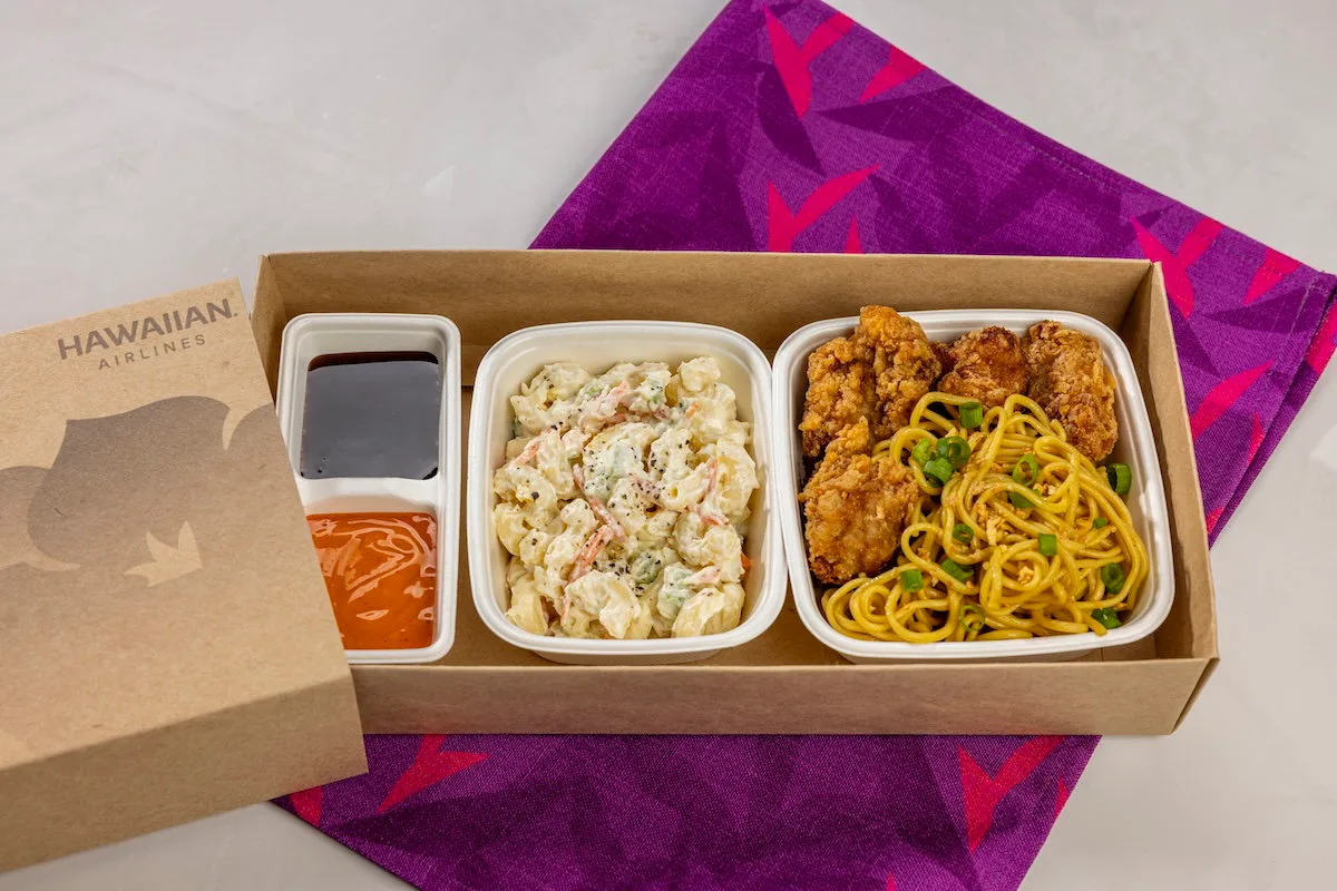 Hawaiian Airlines Ngừng Phục Vụ Bữa Ăn Miễn Phí Trong Hạng Phổ Thông: Thực Ra Có Cải Thiện?