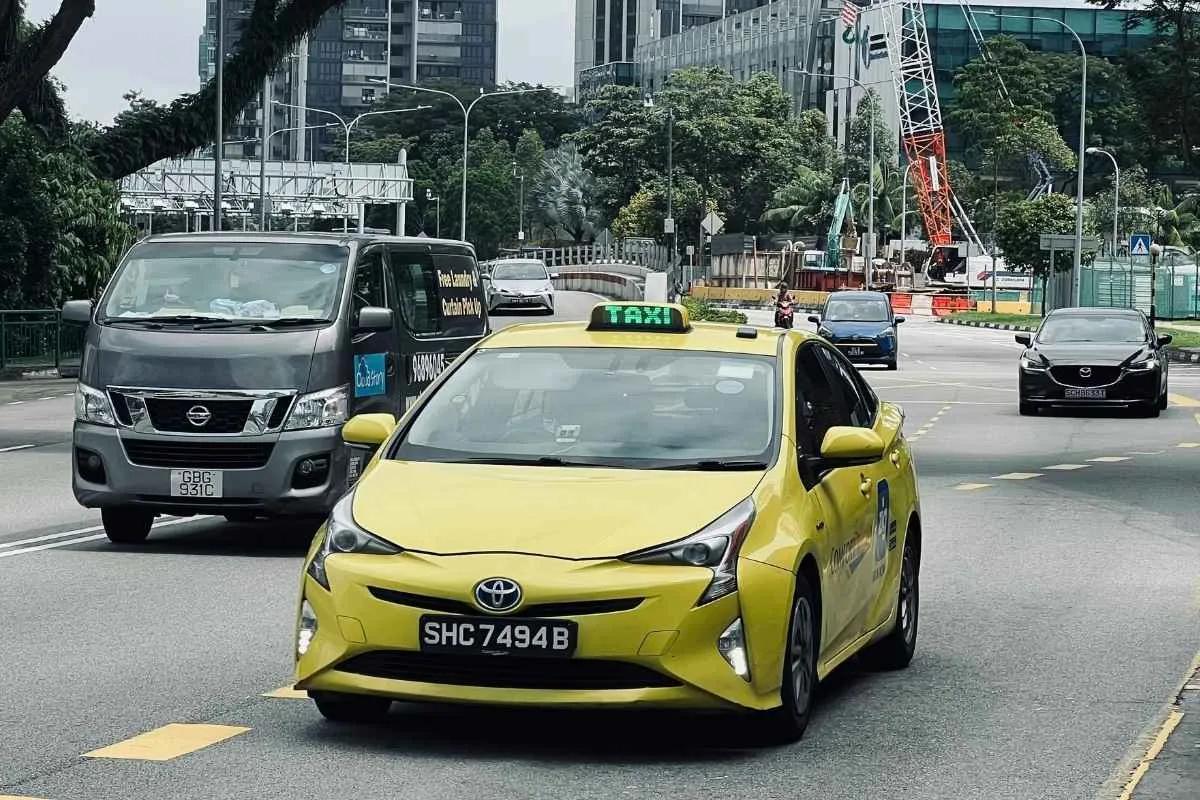 Hướng Dẫn Du Lịch Singapore: Cách Di Chuyển Bằng Phương Tiện Công Cộng